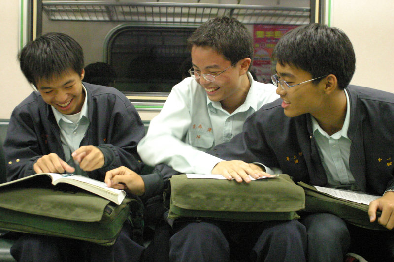 台灣鐵路旅遊攝影街拍帥哥台中一中2004-11-15攝影照片15
