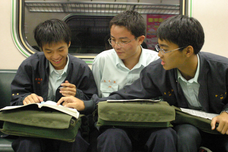 台灣鐵路旅遊攝影街拍帥哥台中一中2004-11-15攝影照片16
