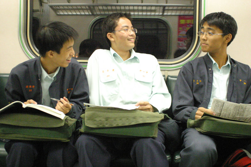 台灣鐵路旅遊攝影街拍帥哥台中一中2004-11-15攝影照片23