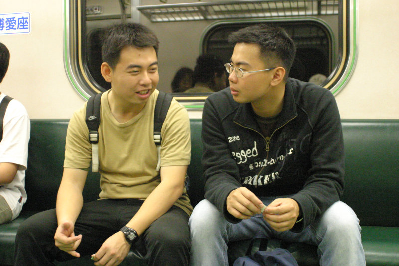 台灣鐵路旅遊攝影街拍帥哥后里阿兵哥2005-04-08攝影照片1