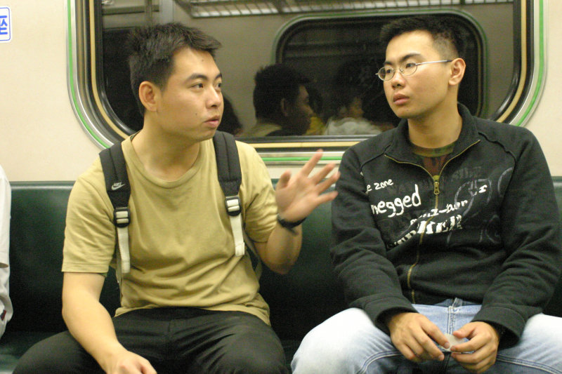 台灣鐵路旅遊攝影街拍帥哥后里阿兵哥2005-04-08攝影照片4