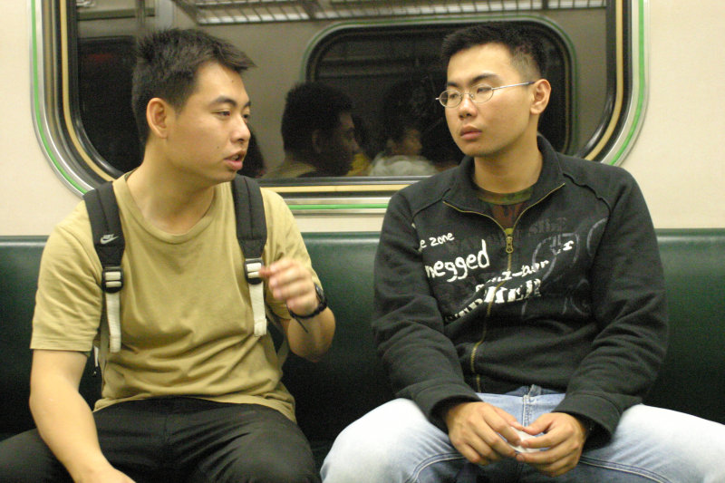 台灣鐵路旅遊攝影街拍帥哥后里阿兵哥2005-04-08攝影照片5
