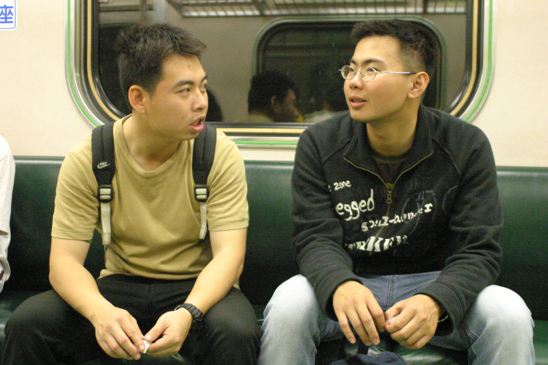 台灣鐵路旅遊攝影街拍帥哥后里阿兵哥2005-04-08攝影照片7