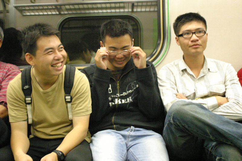 台灣鐵路旅遊攝影街拍帥哥后里阿兵哥2005-04-08攝影照片17