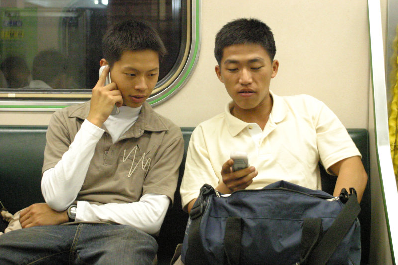 台灣鐵路旅遊攝影街拍帥哥后里阿兵哥2005-04-15攝影照片1