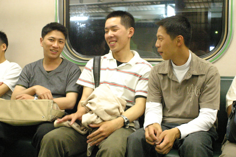 台灣鐵路旅遊攝影街拍帥哥后里阿兵哥2005-04-15攝影照片7