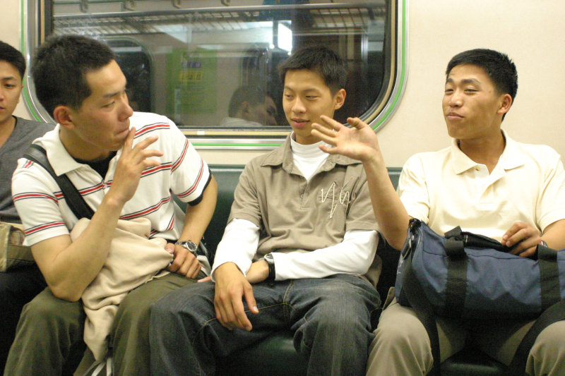 台灣鐵路旅遊攝影街拍帥哥后里阿兵哥2005-04-15攝影照片15