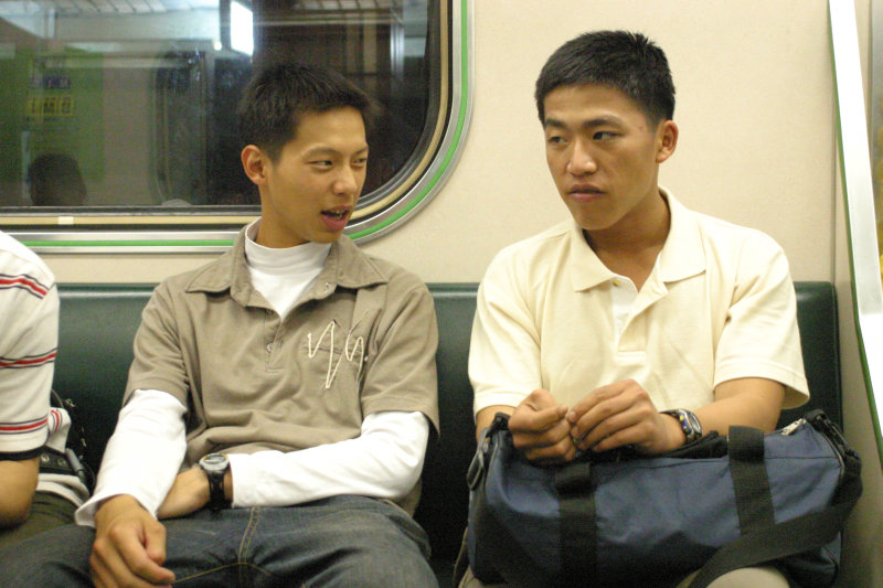 台灣鐵路旅遊攝影街拍帥哥后里阿兵哥2005-04-15攝影照片27