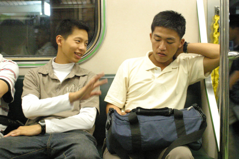 台灣鐵路旅遊攝影街拍帥哥后里阿兵哥2005-04-15攝影照片30