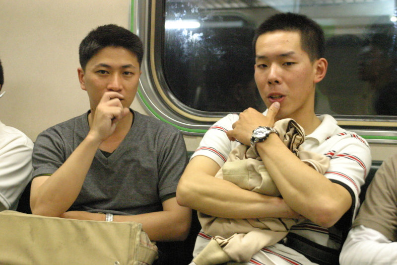 台灣鐵路旅遊攝影街拍帥哥后里阿兵哥2005-04-15攝影照片31