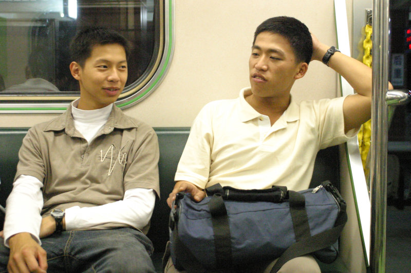 台灣鐵路旅遊攝影街拍帥哥后里阿兵哥2005-04-15攝影照片32