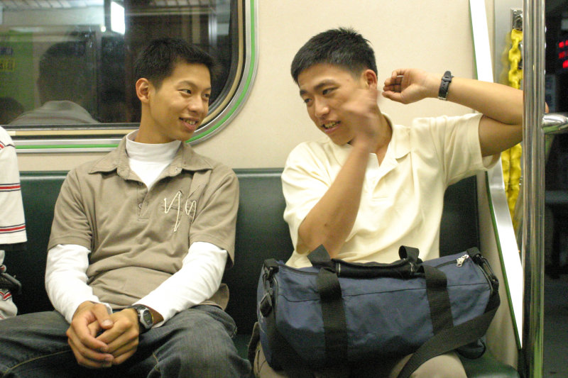 台灣鐵路旅遊攝影街拍帥哥后里阿兵哥2005-04-15攝影照片39