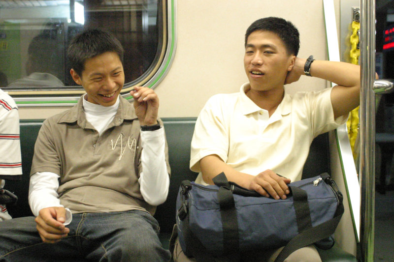 台灣鐵路旅遊攝影街拍帥哥后里阿兵哥2005-04-15攝影照片40