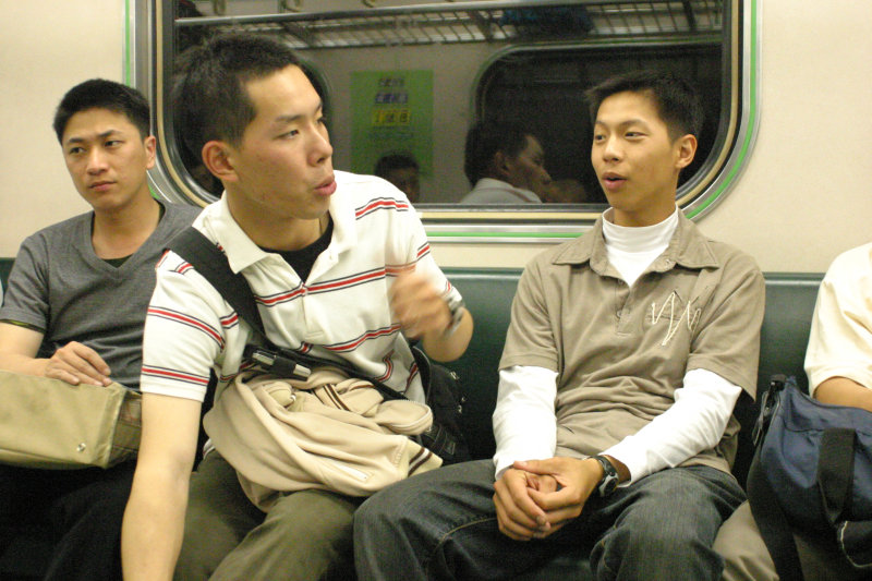 台灣鐵路旅遊攝影街拍帥哥后里阿兵哥2005-04-15攝影照片43