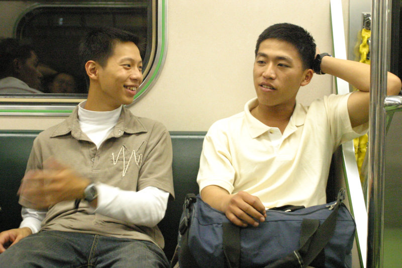 台灣鐵路旅遊攝影街拍帥哥后里阿兵哥2005-04-15攝影照片53