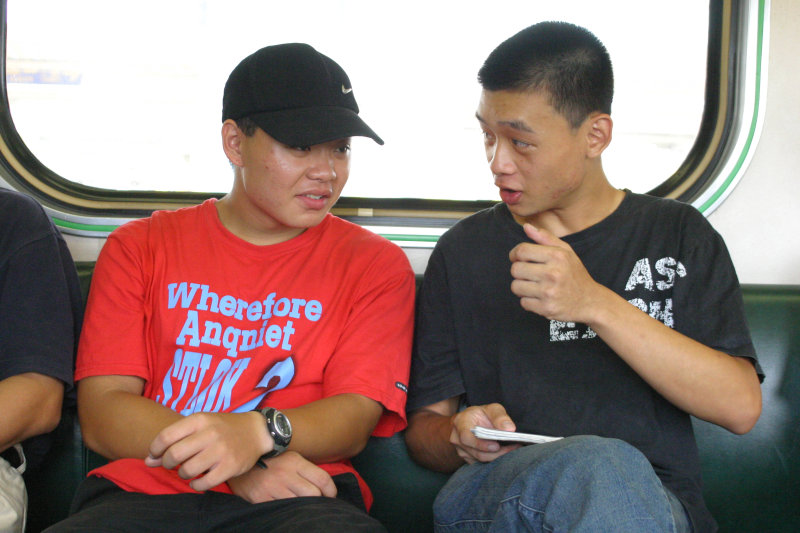 台灣鐵路旅遊攝影街拍帥哥對話旅客(1)2005-07-31攝影照片18