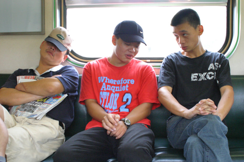 台灣鐵路旅遊攝影街拍帥哥對話旅客(1)2005-07-31攝影照片32