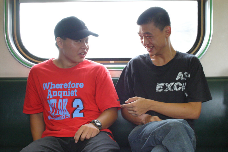 台灣鐵路旅遊攝影街拍帥哥對話旅客(1)2005-07-31攝影照片44