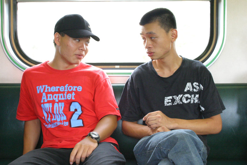 台灣鐵路旅遊攝影街拍帥哥對話旅客(1)2005-07-31攝影照片47