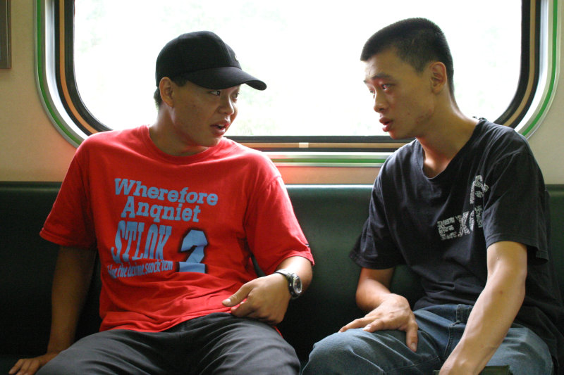 台灣鐵路旅遊攝影街拍帥哥對話旅客(1)2005-07-31攝影照片64