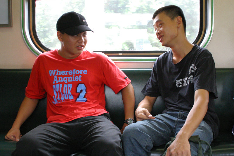 台灣鐵路旅遊攝影街拍帥哥對話旅客(1)2005-07-31攝影照片65