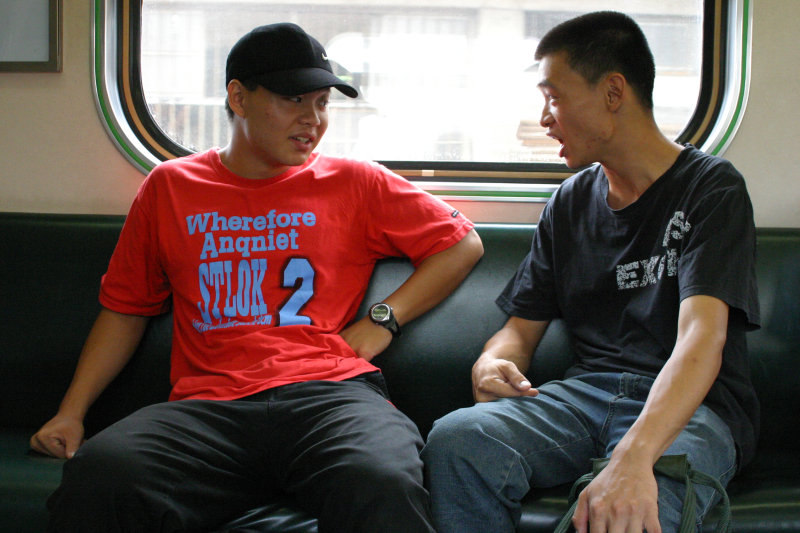 台灣鐵路旅遊攝影街拍帥哥對話旅客(1)2005-07-31攝影照片67