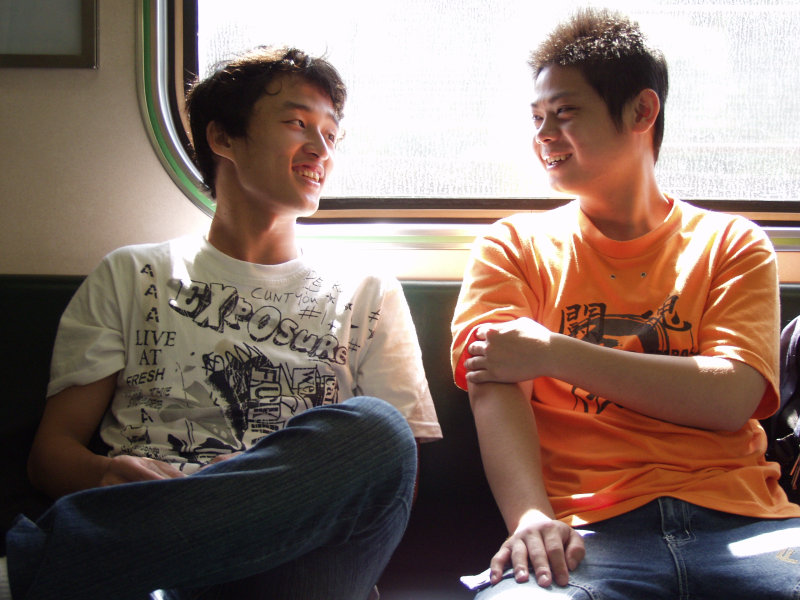 台灣鐵路旅遊攝影街拍帥哥對話旅客(1)2005-10-15攝影照片11