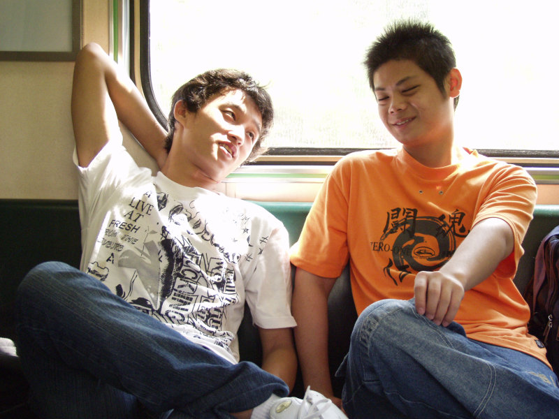 台灣鐵路旅遊攝影街拍帥哥對話旅客(1)2005-10-15攝影照片14