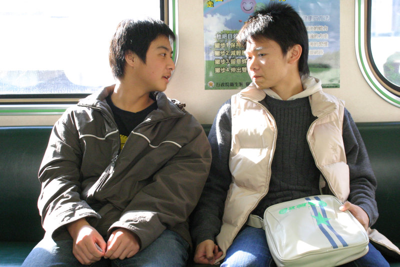 台灣鐵路旅遊攝影街拍帥哥對話旅客(1)2005-12-17攝影照片4