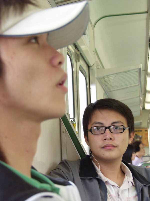 台灣鐵路旅遊攝影街拍帥哥對話旅客(2)2005-10-15攝影照片39
