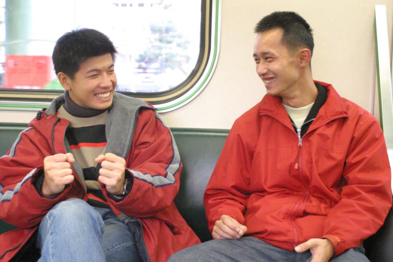 台灣鐵路旅遊攝影街拍帥哥對話旅客(2)2005-12-17攝影照片5