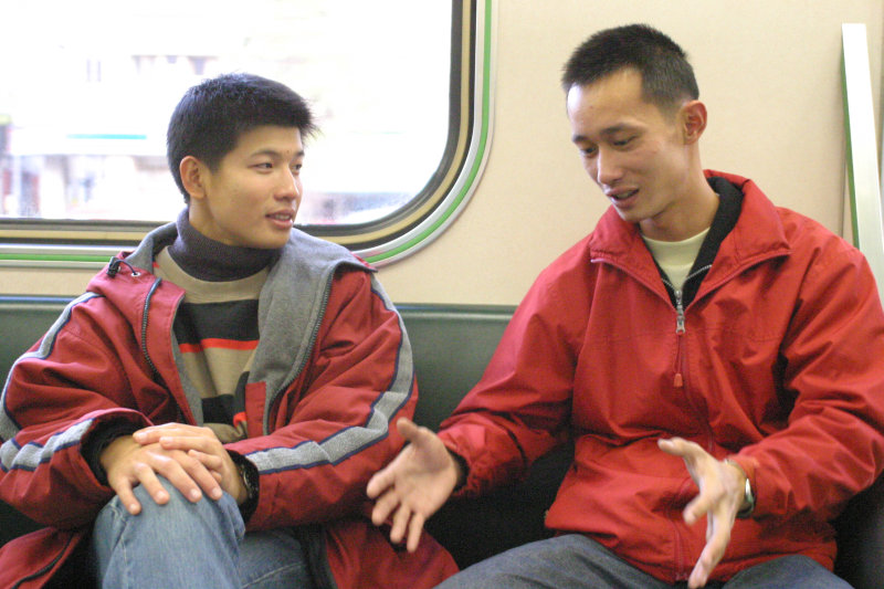 台灣鐵路旅遊攝影街拍帥哥對話旅客(2)2005-12-17攝影照片7