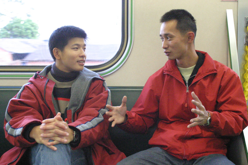 台灣鐵路旅遊攝影街拍帥哥對話旅客(2)2005-12-17攝影照片17