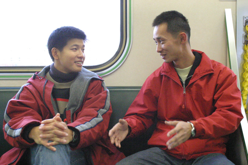 台灣鐵路旅遊攝影街拍帥哥對話旅客(2)2005-12-17攝影照片18