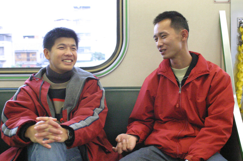台灣鐵路旅遊攝影街拍帥哥對話旅客(2)2005-12-17攝影照片29
