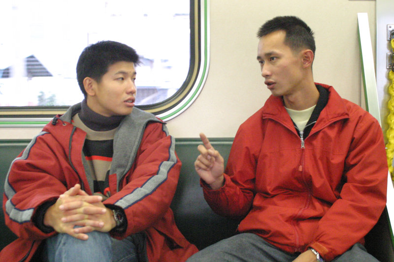 台灣鐵路旅遊攝影街拍帥哥對話旅客(2)2005-12-17攝影照片42