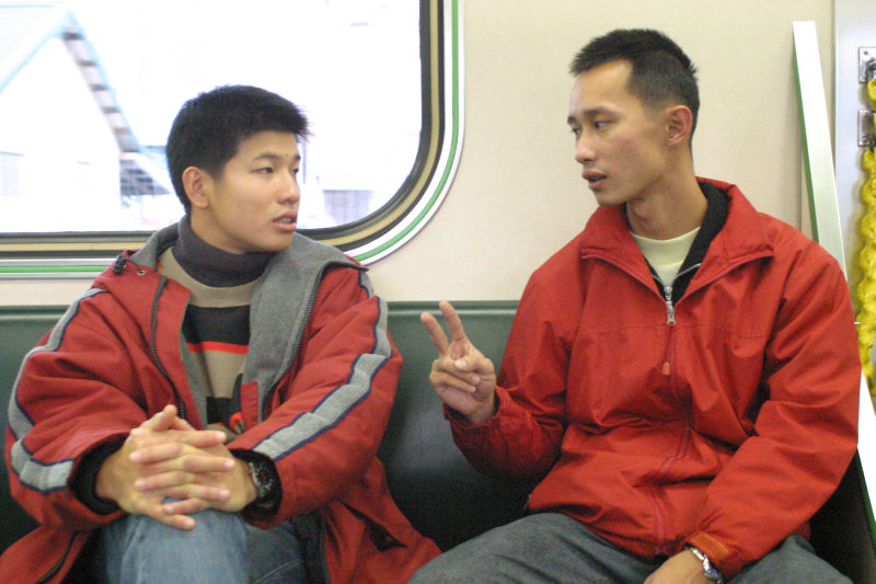 台灣鐵路旅遊攝影街拍帥哥對話旅客(2)2005-12-17攝影照片43