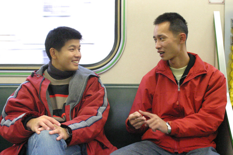台灣鐵路旅遊攝影街拍帥哥對話旅客(2)2005-12-17攝影照片44