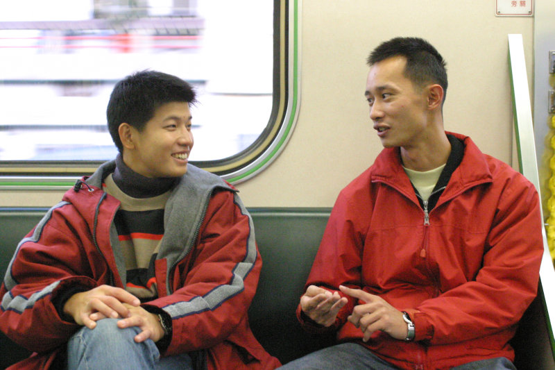 台灣鐵路旅遊攝影街拍帥哥對話旅客(2)2005-12-17攝影照片45