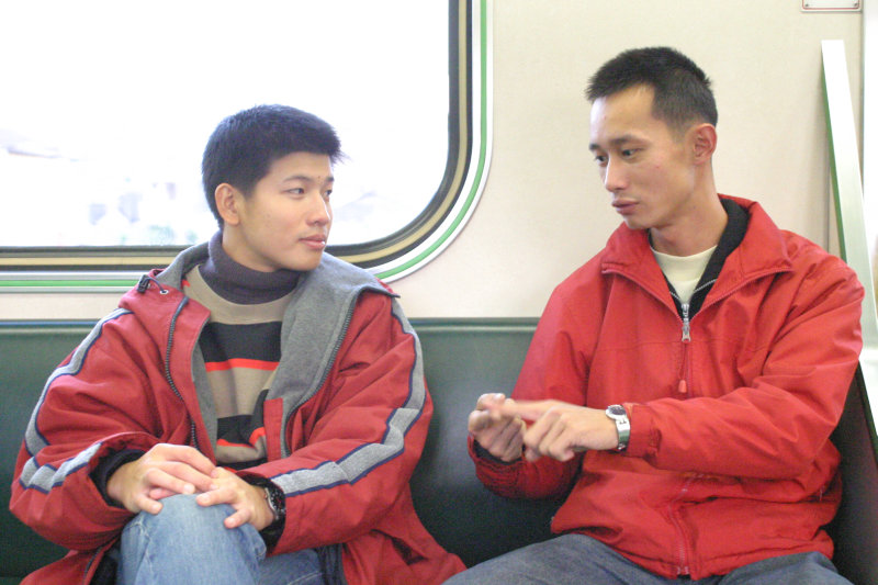 台灣鐵路旅遊攝影街拍帥哥對話旅客(2)2005-12-17攝影照片48