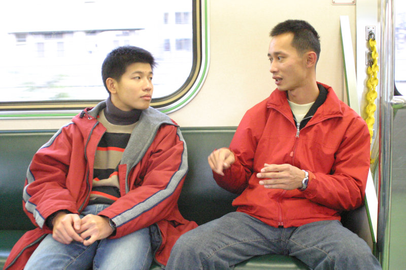 台灣鐵路旅遊攝影街拍帥哥對話旅客(2)2005-12-17攝影照片54