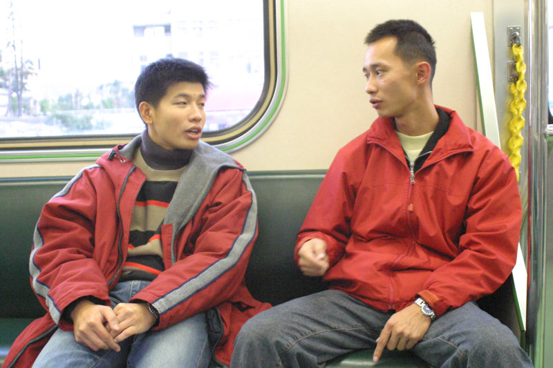 台灣鐵路旅遊攝影街拍帥哥對話旅客(2)2005-12-17攝影照片64