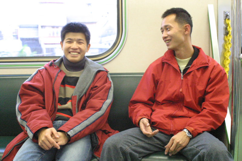 台灣鐵路旅遊攝影街拍帥哥對話旅客(2)2005-12-17攝影照片69