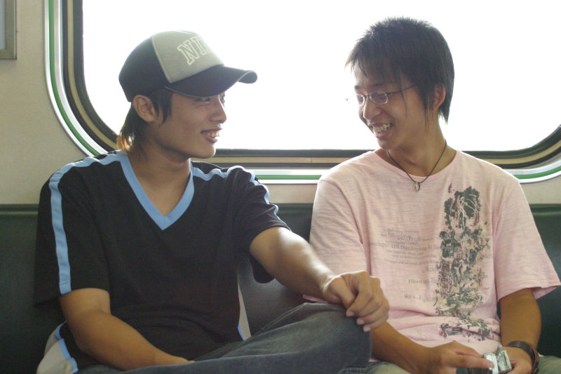 台灣鐵路旅遊攝影街拍帥哥對話旅客2005-09-18攝影照片7