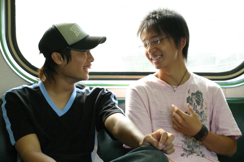 台灣鐵路旅遊攝影街拍帥哥對話旅客2005-09-18攝影照片27