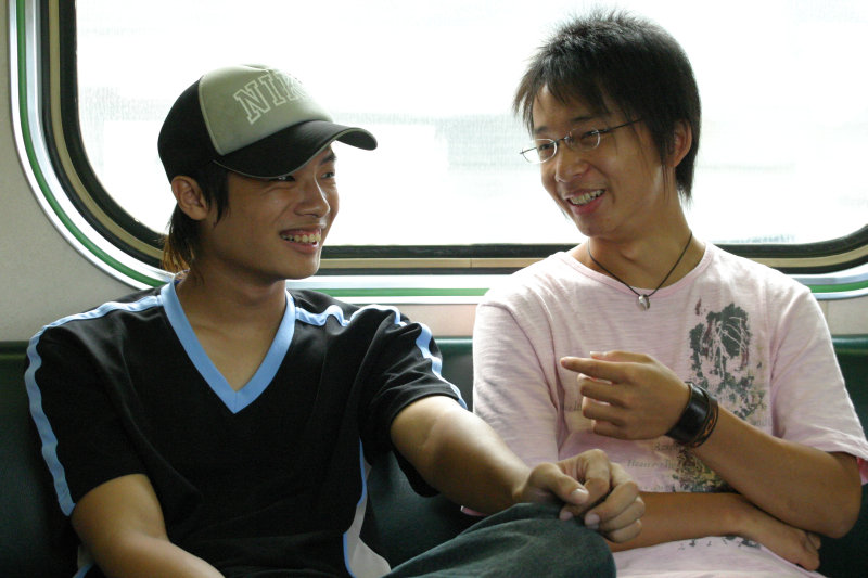 台灣鐵路旅遊攝影街拍帥哥對話旅客2005-09-18攝影照片28
