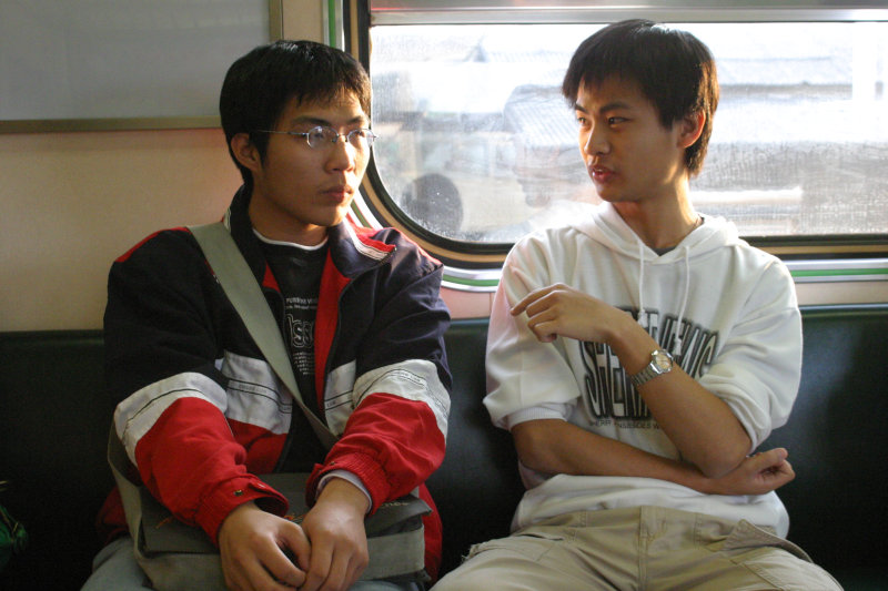 台灣鐵路旅遊攝影街拍帥哥對話旅客2006-01-03攝影照片7