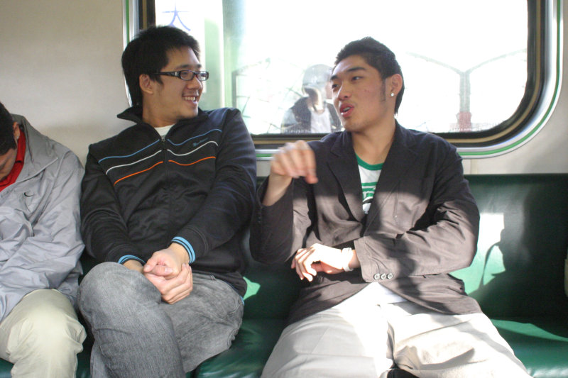 台灣鐵路旅遊攝影街拍帥哥對話旅客2006-01-31攝影照片5