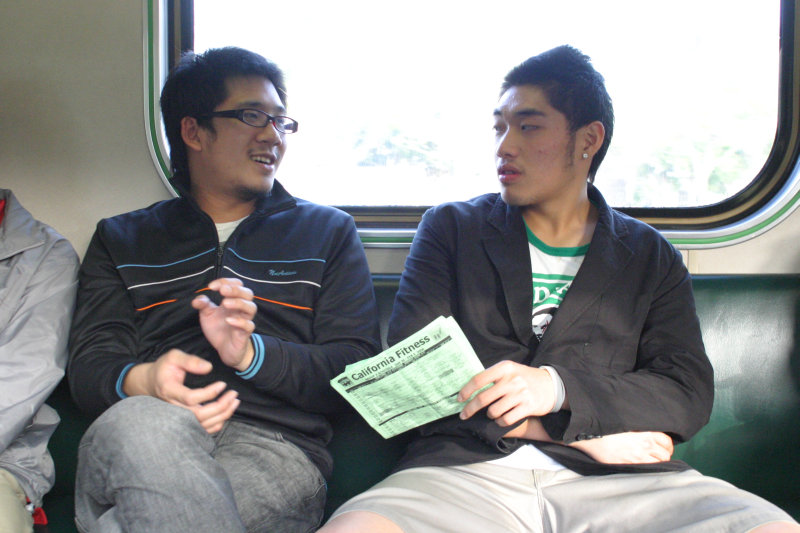 台灣鐵路旅遊攝影街拍帥哥對話旅客2006-01-31攝影照片7