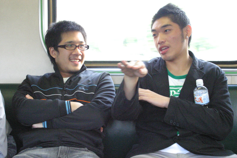 台灣鐵路旅遊攝影街拍帥哥對話旅客2006-01-31攝影照片16